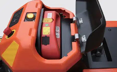 Batterie à remplacement rapide, capot monté sur charnières